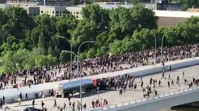233K views · 1K reactions | RAW VIDEO: Jeff & Sara Radichel sent us this video of the moment a tanker truck drove through peaceful protesters on the I-35 Bridge in Minneapolis. Read More: https://cbsloc.al/3dnEsb5 | WCCO & CBS News Minnesota | Facebook