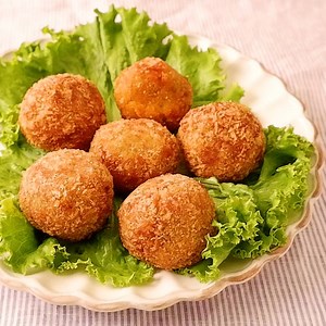 ほくほくとろ〜り！カボチャのコロッケ 作り方・レシピ | クラシル