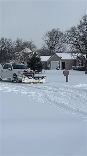 WhyNotMow (@whynot_mow)’s video of Snow Plow