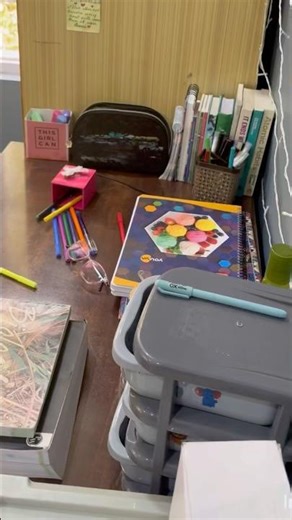 Cleaning my Study Table // Reset for productivity ✨.