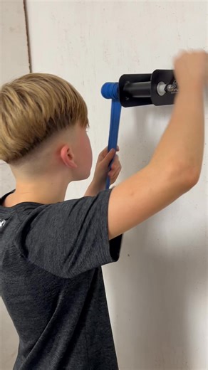 BodySnatchers on Instagram: "After each session Taylor's mom has to patiently wait for an extra 15 minutes while Taylor uses the handwrap machine. It doesn't take 15 minutes to do the wraps, it's just Taylor likes to let the other lads go 1st while he chats to them all. It's great to see such a team bond between the kids. And lucky for Taylor Gemma is so patient"