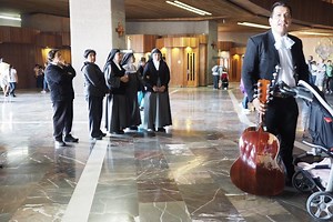 Santa Cecilia and the Day of the Mariachi - Culturas de México [English]