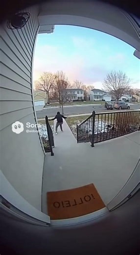 Doorbell catches man’s face exploding from stolen package #ai #funny #trending #sora