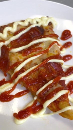 note to self: ice cube method is questionable with pizza 🧊 #leftovers #dominospizza