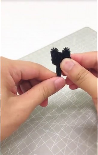 How to Make a Pipe Cleaner Cat Toy DIY