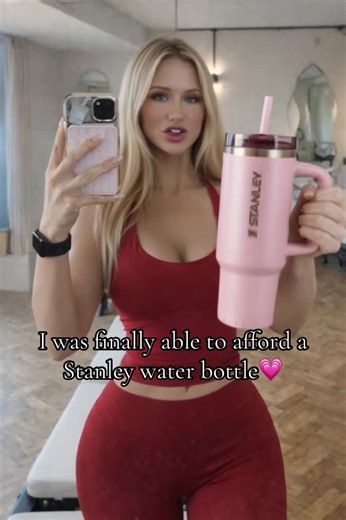 Stanley water bottles are normally super expensive but right now they’re on a discount on tik tok shop I’ve linked it In the basket❤️ #stanleycup #waterbottle #drinkmorewater #tiktokmadebuythis #fyp