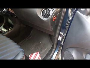 Installing the Etios air conditioning cabin filter