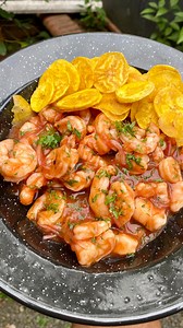 Ceviche de camarones al mejor estilo colombiano 🍤🍋🧅🍅. Algo fácil, rápido y delicioso 🤤👌🏾. . . Si te gusto la receta, regálame un like y comparte ✌🏾. . . . Ingredientes: . Camarón crudo . Cebolla morada . Cilantro . Salsa de tomate . Limón . Brandi o Ron (opcional) . Sal y pimienta . . #ceviche #colombia #cheflife #camaron #recetas #cocina | Candelo cocina