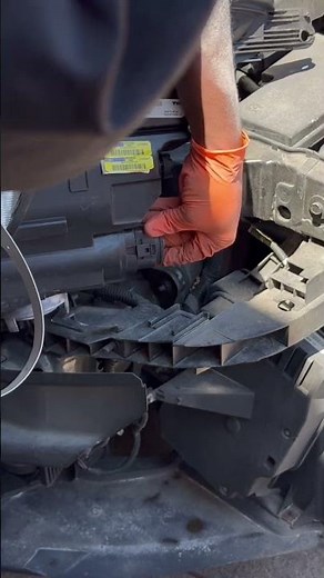 2012-2018 Ford Focus Hatchback Headlight Assembly Replacement ‪@ElmoMotorWorks‬