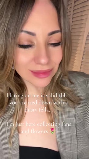 🗣️🗣️🗣️ People have so much to discuss when they see you thriving and happy. Misery breeds misery 💯 so blessed I no longer sit at tables that I used to 💪🏼 I’m living with peace ✌🏻 and a full heart ❤️ if you are stuck in a toxic relationship breeding negativity, take my advice.. don’t walk.. RUN !! Life on the other side is so much better than you could ever imagine 💕💕💕#singlemom #toxic #toxicrelationships #dating #fyp