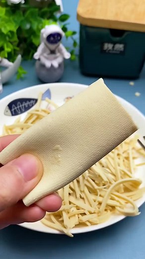 Food Handling Tips Using Metal Tongs