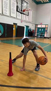 Iverson Crossover 🖐🏀 | Gino Skills Training