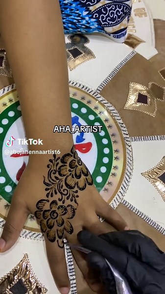 Unique Henna Tattoo Designs by Expert Henna Artists