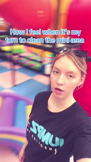 We love a clean area #jumpz #trampolinepark #cleantok