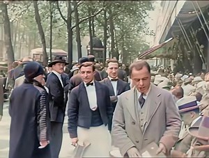 Time travel back to 1920s Paris, in color
