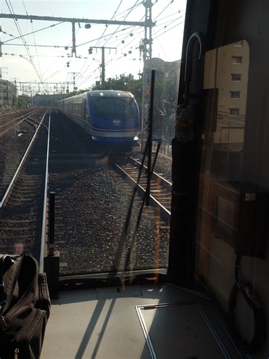 芦屋駅に停車する普通電車を追い越す特急スーパーはくと #JR #スーパーはくと #並走 #japanrailway #名探偵コナン