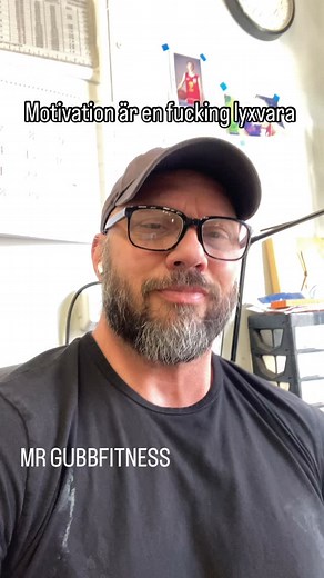 Motivation är en fucking lyxvara mina vänner 😎 bara ta ur tummen ur röven och gör ert bästa 💪♥️ | Michael Strömberg