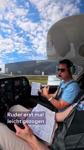 This is how the short takeoff procedure works in the DA20 Katana #flightschool #aviation #takeoff...