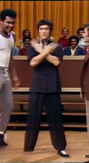 Bruce Lee Rapid Cross-Hand Smash 😳 | Built Different