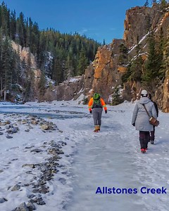 𝟓 𝑾𝒂𝒕𝒆𝒓𝒇𝒂𝒍𝒍𝒔 𝑯𝒊𝒌𝒆𝒔 𝒇𝒐𝒓 𝑾𝒊𝒏𝒕𝒆𝒓 𝒊𝒏 𝑫𝒂𝒗𝒊𝒅 𝑻𝒉𝒐𝒎𝒑𝒔𝒐𝒏 𝑪𝒐𝒖𝒏𝒕𝒓𝒚 Waterfalls are gorgeous any time of year, but there’s something magical about seeing one completely frozen. If you’re looking to explore this winter, here are 𝐟𝐢𝐯𝐞 𝐚𝐜𝐜𝐞𝐬𝐬𝐢𝐛𝐥𝐞 𝐰𝐚𝐭𝐞𝐫𝐟𝐚𝐥𝐥𝐬 to check out in 𝐃𝐚𝐯𝐢𝐝 𝐓𝐡𝐨𝐦𝐩𝐬𝐨𝐧 𝐂𝐨𝐮𝐧𝐭𝐫𝐲, even when it is cold. 𝟏. 𝐀𝐥𝐥𝐬𝐭𝐨𝐧𝐞𝐬 𝐂𝐫𝐞𝐞𝐤 𝐅𝐚𝐥𝐥𝐬 Follow the frozen creek bed to these charming little falls. 