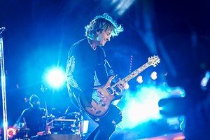 Country music star breaks silence after firing longtime band members