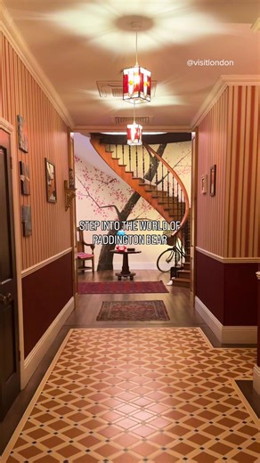 140K views · 904 reactions | Get ready for a bear-y special adventure ✨ Step into Paddington’s world at The Paddington Bear Experience in London — where marmalade sandwiches, magic, and mischief await around every corner!  Tickets ➡️ https://ow.ly/rTgh50XcZIG #LondonMakesItPossible #VisitLondon #PaddingtonBear #PaddingtonExperience #LondonDaysOut #FamilyFun | Visit London | Facebook