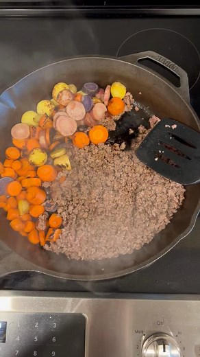 The only health hack that actually works: real food tastes good. If it sizzles, it probably heals. Now if only I had some @GoodJujuSauceCo to put on it... #MeatheadMonday #RealFood #ProteinIsKing #AncestralEating #NoBSNutrition #LookGoodNaked | Alex Ross Coaching | Facebook