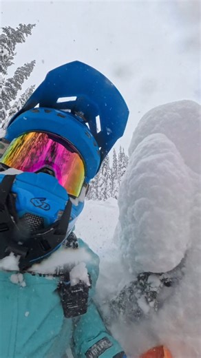 @oxbowgear Radios are legit! I have bashed this radio through the backcountry on both snow and dirt, it's still going strong. I love it lasts a few days on one charge also. Thanks for the quality @oxbowgear 👌 In Canada get them through @c3powersports #oxbowgear #journeyfarther #c3powersports #snowbike #snowmobile | Mat Cox