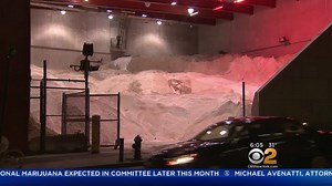 SAY IT AIN’T SNOW: Believe it or not, we’re bracing for the first snowfall of the season. CBS2’s Jenna Deangelis reports from New York City’s salt shed, where crews are preparing to clear snowy and slushy roads for the afternoon rush. https://cbsloc.al/2DIqEcU | CBS New York