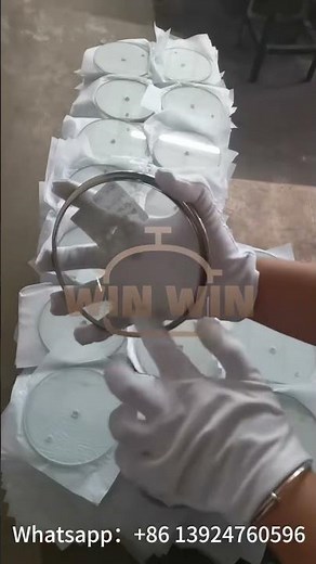 Glass pot lids in different sizes