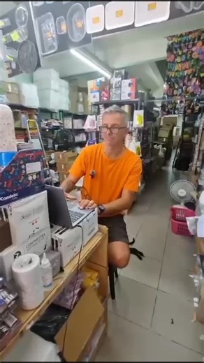 Descartables La Fortaleza on Instagram: "🔥 ATENCIÓN 🔥 ¡Nuestra página ya está activa! 💻📱 Entrás desde el link en Instagram o directo desde tu celular, elegís lo que necesitás, 👉 llenás el carrito, 👉 confirmás… y listo 🙌 Así de simple. Sin vueltas, sin mensajes. Todo el stock de Descartables La Fortaleza al alcance de un click 💙❤️ DescartablesLaFortaleza #CompraOnline #LlenaElCarrito #LinkEnBio #Packaging #Descartables"