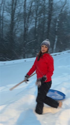 Mid storm report… for old time’s sake! It’s been three years- but snow coverage when it’s optional- is kind of fun! #snowstorm | Jackie Bruno