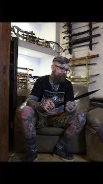 United Cutlery combat commander gladiator sword presentation with Embrace the Chaos -Endless Taverns