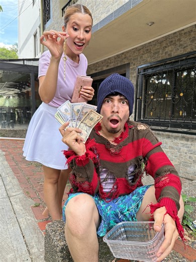 767K views · 24K reactions | Este mendigo casi vende un objeto que lo sacaria de la pobreza | Mi Todo | Facebook