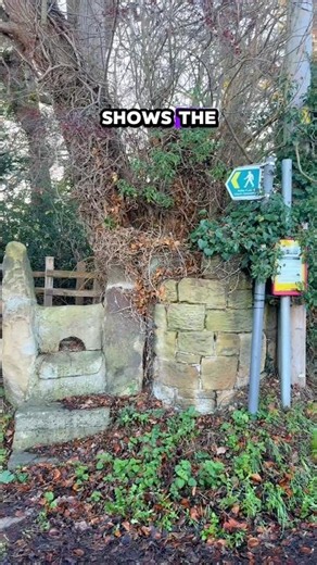 It’s more than a dirt track, it’s living history #stile #footpath #kissinggate #countryside #farming