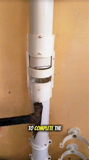 Quick split coupling fixes broken PVC pipe. #lifehacks #DIYProjects # #plumbing | Az0754