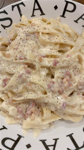 Homemade Fettucine Alfredo with Pancetta #Food #Italian