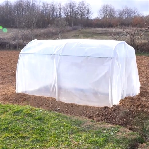 DIY a greenhouse with watering system! | MetDaan DIY