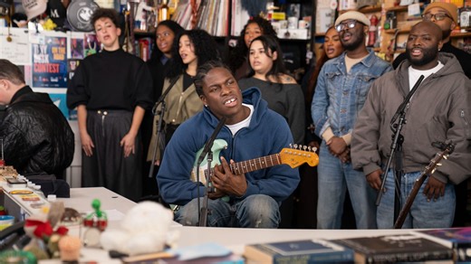 【R&B/Soul】Daniel Caesar相隔近八年後再度登上NPR Music Tiny Desk！攜手12人合唱團演唱新專五首作品！