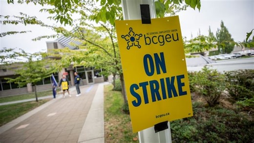 Restaurants stock up as BCGEU strike targets alcohol distribution