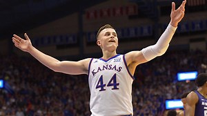 41K views · 1.7K reactions | “He loves the intimidating factor of blocking shots ... He has a mindset that he’s going to challenge you.” The story of Mitch Lightfoot's evolution into defensive workman for Kansas Basketball ➡️ kuathne.ws/2VA4fDP | Kansas Men's Basketball | Facebook
