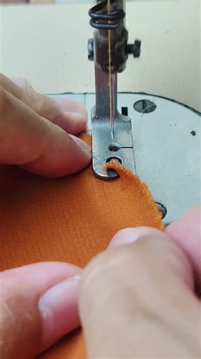 Sewing the edge of the fabric using a special foot #sewingtechniques