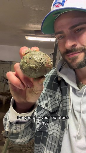 Do you like ‘em dirty or clean? This is how we clean our potatoes in Surrey, British Columbia, Canada! Love me a red potato #potatoes #howitsmade #farm