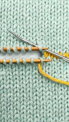 A few people have asked me what grafting looks like when worked with stitches on needles. There are plenty of videos of this around - but if you're not a knitter, I guess you may not have come across it! So, here's a little snippet. 🩵 As always: you'll find my step-by-step tutorials on Patreon and in the Instagram Subscriber channel. Patreon.com/alexandrabrinck #mending #knitting #invisiblemending #clothingrepair # | Alexandra Brinck - textile designer