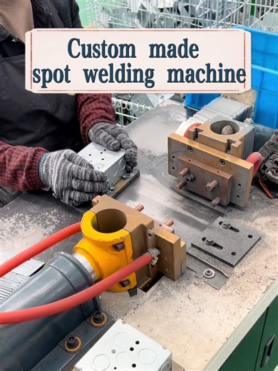 Metal Switch Box Welding Sample: Metal switch box Machine: Customized special-purpose welding machine Result: Strong joints, clean appearance, stable and efficient production #CustomizedWelding #SpecialPurposeMachine #SwitchBox #MetalEnclosure #WeldingMachine #AutomatedWelding #WeldingEquipment #WeldingQuality #WeldingSample #MetalFabrication #IndustrialManufacturing #FactoryProduction #AutomationSolution #PrecisionWelding #WeldingTechnology