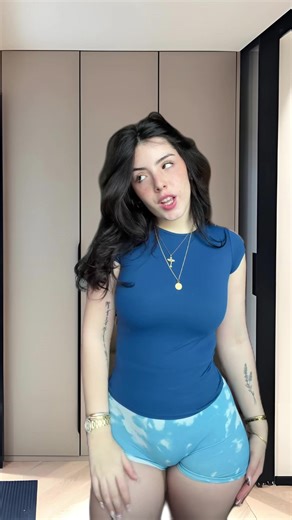 the material is sourced from the internet. Morena tropicana! 🌴☀️ Beleza que vem do sol do Nordeste.#Morena #BelezaTropical #Nordeste #Verão #PeleDourada