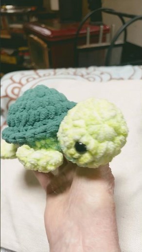 Crochet sea turtle. So cute. #crochet #seaturtles #lifeisbutadream #diycrochet #smile #gratitude