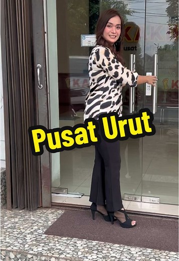 Wajib urut kaki tiap kali berkunjung ke Indonesia 🇮🇩