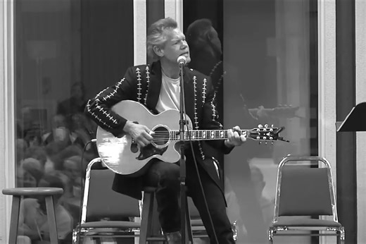 Randy Travis – Diggin Up Bones...🎉 Click to play full song: https://countrysong.oldiesclassic.org/randy-travis-diggin-up-bones/?utm_source=facebook&utm_medium=hreel&utm_campaign=vintagecountrysidemelodies | Vintage Countryside Melodies