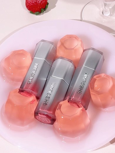 1.2M views · 16K reactions | Juicy, hydrating shine  Stay glossy through every sip with our Glass Lock Air Gloss  Its self-sealing film locks in color for a flawless, transfer-resistant finish  Shop your must-have gloss now at SHEGLAM.com ✨ Featuring: SHEGLAM Glass Lock Air Gloss ID: 240771444 #lips #lipsmakeup #lipcare #LipTrend #SHEGLAM #SHEGLAMlipgloss #Glasslock #SHEGLAMglasslockairgloss | SHEGLAM | Facebook